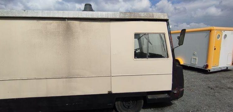 SOVAM SOVAM FOOD TRUCK EQUIPE FRITERIE – NON ROULANT- KILOMETRAGE INCERTAIN 44274KM BLANC AL-914-MG