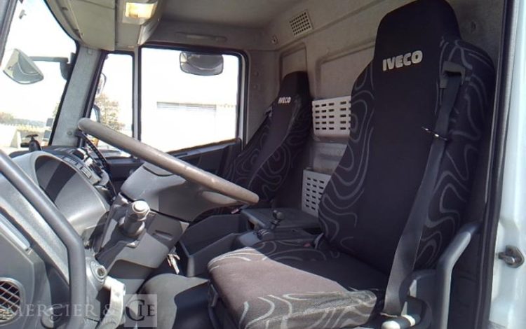 IVECO ML 120E18 PORTEUR HAYON 4X2 PTAC 11.99T HAYON BLANC CS-643-NN