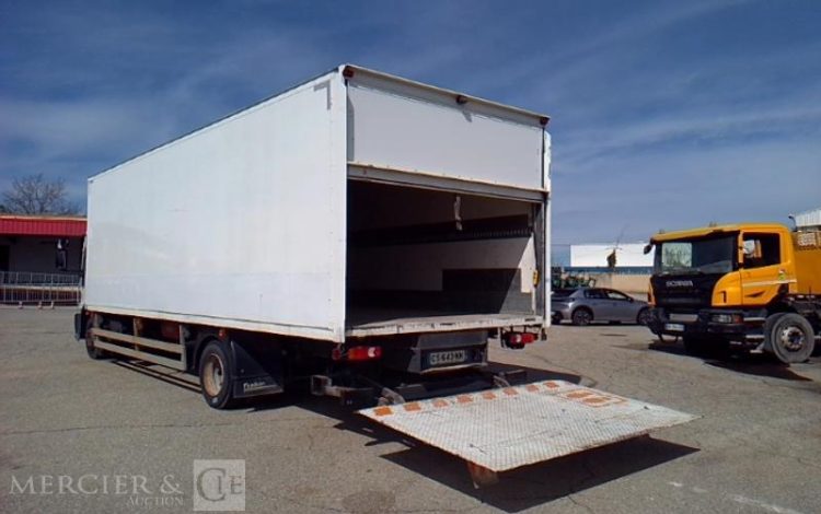 IVECO ML 120E18 PORTEUR HAYON 4X2 PTAC 11.99T HAYON BLANC CS-643-NN