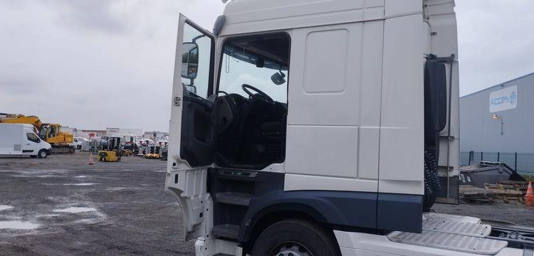 DAF TRACTEUR ROUTIER XF 480 FT – DIESEL – 537718 KM – ANNEE 2018 BLANC FA-285-LZ