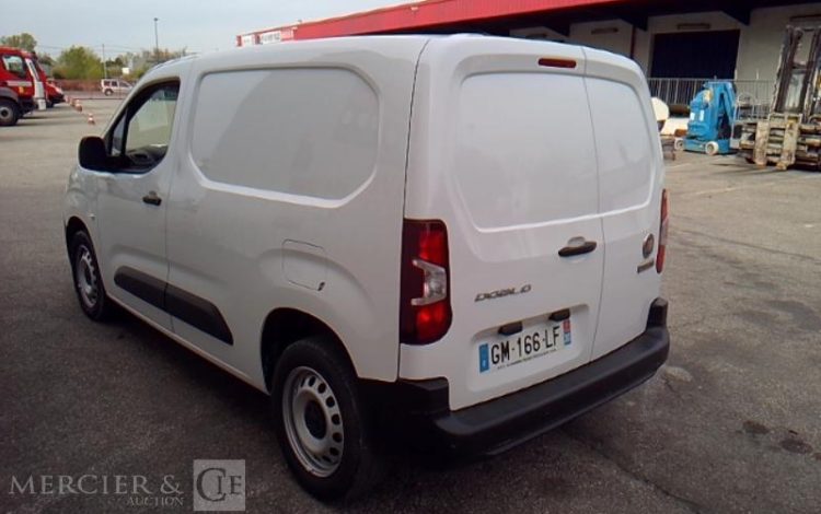 FIAT DOBLO FG TAILLE M 950KG 1,5 BLUEHDI 100 CONFORT BLANC GM-166-LF