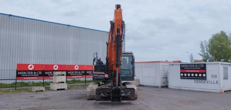 DOOSAN PELLE SUR CHENILLES DX225LC-5 – DIESEL – 22T – 3040 HEURES – ANNEE 2019  2245