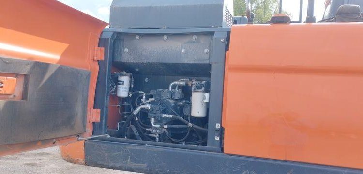 DOOSAN PELLE SUR CHENILLES DX225LC-5 – DIESEL – 22T – 3040 HEURES – ANNEE 2019  2245