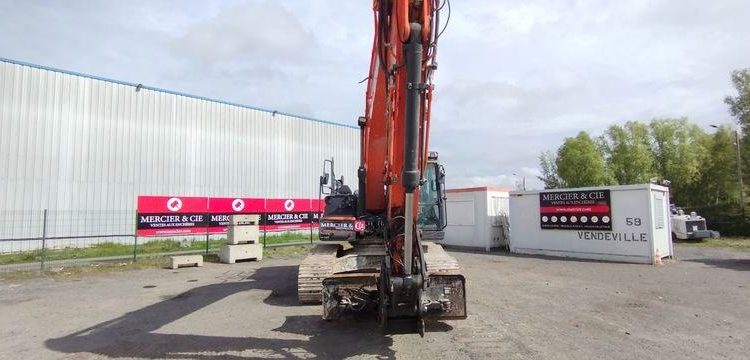 DOOSAN PELLE SUR CHENILLES DX225LC-5 – DIESEL – 22T – 3040 HEURES – ANNEE 2019  2245