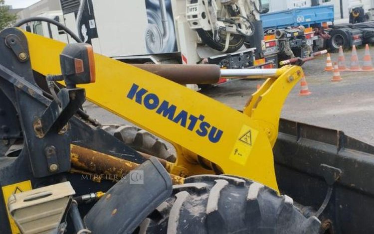 KOMATSU CHARGEUSE ARTICULEE WA100M – DIESEL 700L – 6114 HEURES – ANNEE 2008  KOWA