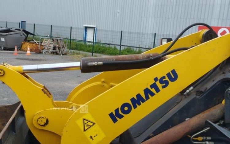 KOMATSU CHARGEUSE ARTICULEE WA100M – DIESEL 700L – 6114 HEURES – ANNEE 2008  KOWA