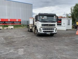 VOLVO FM12 420 CH AMPLIROLL DIESEL – PTAC 26T – PTRA 44T – 389573 KMS – ANNEE 2005 BLANC AV-312-RA