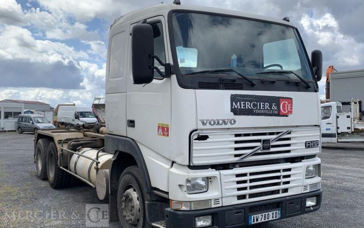 VOLVO FM12 380CH AMPLIROLL – DIESEL – PTAC 26T – PTRA 40T – 535755 KMS – ANNEE 2001 BLANC AW-780-XD