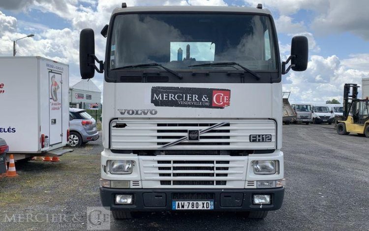 VOLVO FM12 380CH AMPLIROLL – DIESEL – PTAC 26T – PTRA 40T – 535755 KMS – ANNEE 2001 BLANC AW-780-XD