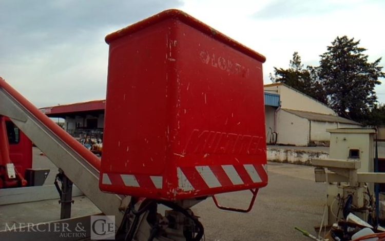 IVECO 35S11 NACELLE SUR VL 16M – 5834H ROUGE BG-475-AP