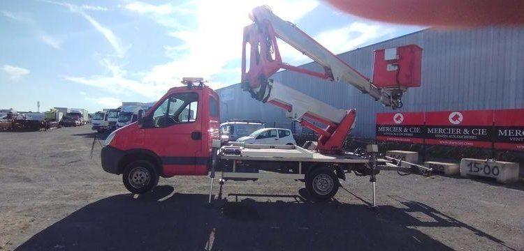 IVECO 35S11 AVEC NACELLE MULTITEL MX225 22M  BR-118-NF