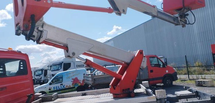 IVECO 35S11 AVEC NACELLE MULTITEL MX170 16M  BZ-167-KP