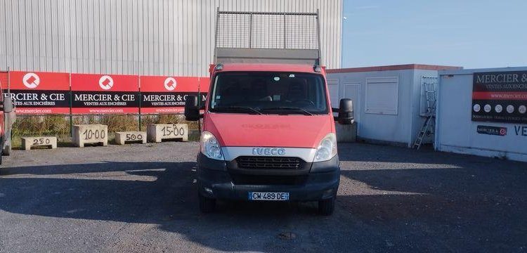 IVECO 35C13 BENNE SIMPLE CABINE COFFRE  CW-489-DE