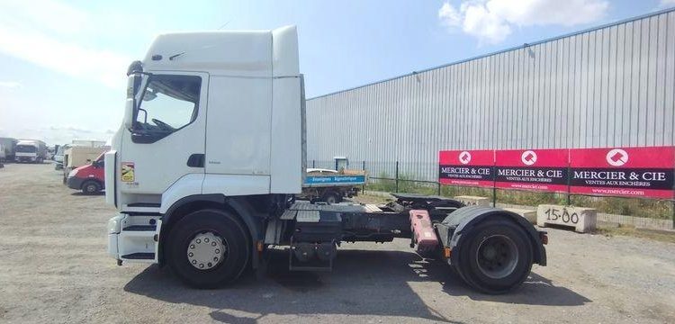 RENAULT TRACTEUR ROUTIER PREMIUM DIESEL – PTAC 19T – PTRA 44T – 450027 KMS BLANC DA-451-QQ