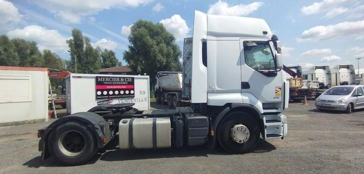 RENAULT TRACTEUR ROUTIER PREMIUM DIESEL – PTAC 19T – PTRA 44T – 450027 KMS BLANC DA-451-QQ