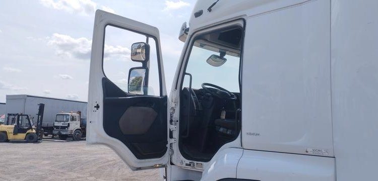 RENAULT TRACTEUR ROUTIER PREMIUM DIESEL – PTAC 19T – PTRA 44T – 450027 KMS BLANC DA-451-QQ