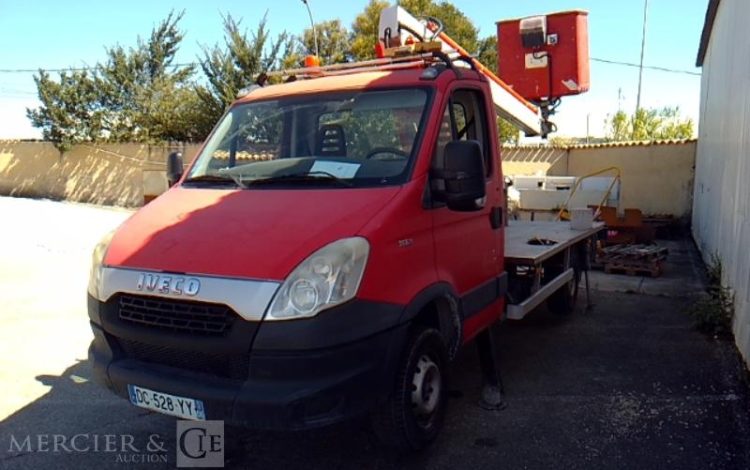 IVECO 35S AVEC NACELLE MULTITEL 160ALU/DS 16M – NON ROULANT  DC-528-YY