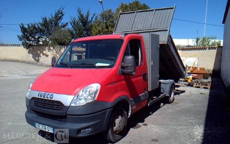 IVECO 35C13 BENNE SIMPLE CABINE COFFRE  DE-208-QT