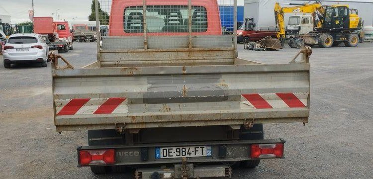 IVECO 35C13 BENNE SIMPLE CABINE COFFRE  DE-984-FT