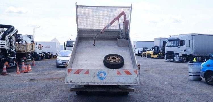 IVECO DAILY 35C15 BENNE + GRUE – 7 PLACES + COFFRE BLANC DM-948-RJ