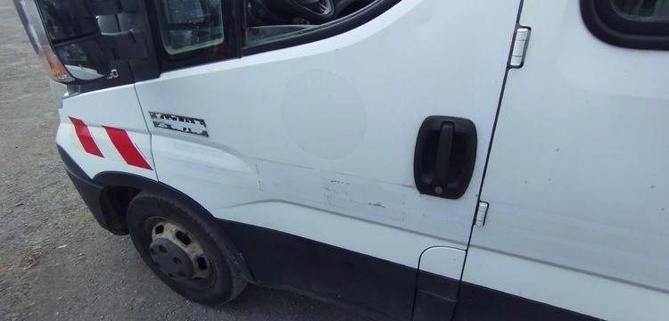 IVECO DAILY 35C15 BENNE + GRUE – 7 PLACES + COFFRE BLANC DM-948-RJ