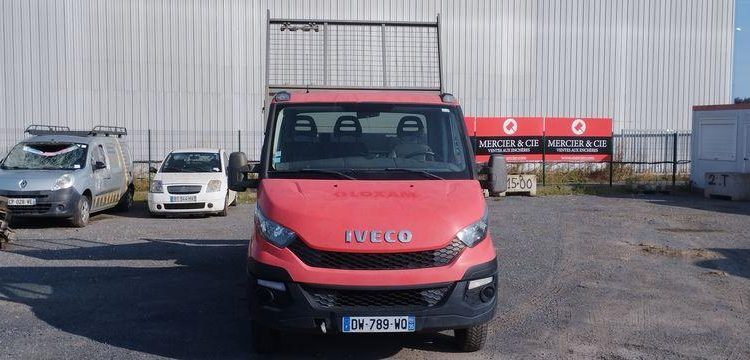 IVECO DAILY 35C13 BENNE SIMPLE CABINE COFFRE – NON ROULANT  DW-789-WQ