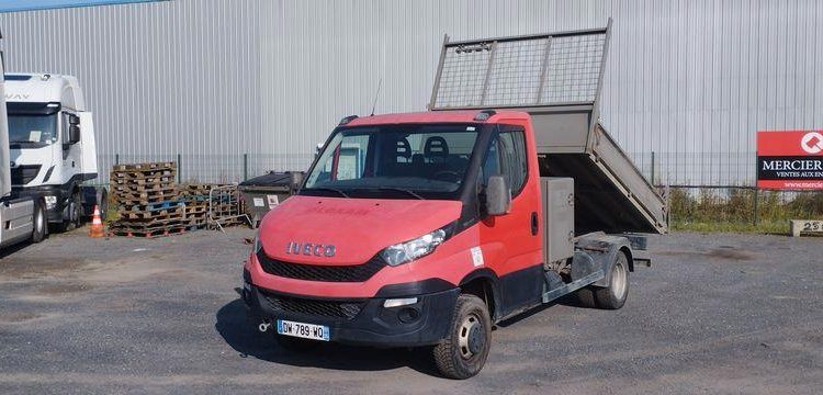 IVECO DAILY 35C13 BENNE SIMPLE CABINE COFFRE – NON ROULANT  DW-789-WQ