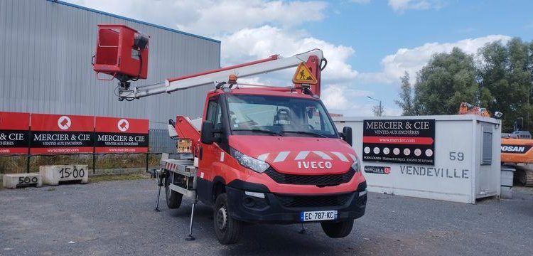 IVECO DAILY AVEC NACELLE MULTITEL MX170 16M – NON ROULANT  EC-787-KC