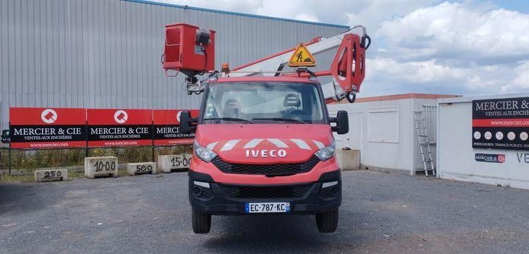 IVECO DAILY AVEC NACELLE MULTITEL MX170 16M – NON ROULANT  EC-787-KC