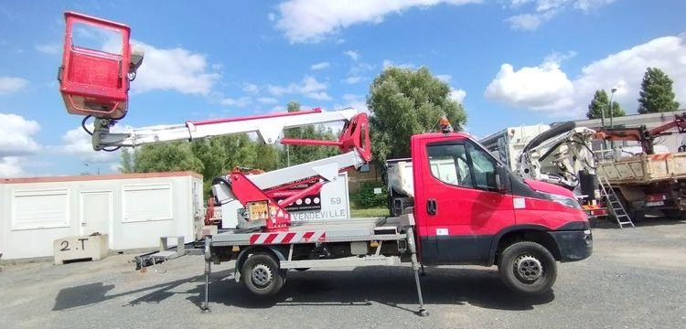 IVECO DAILY AVEC NACELLE MULTITEL MX170 16M – NON ROULANT  EC-787-KC