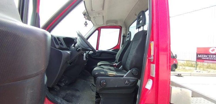 IVECO DAILY AVEC NACELLE MULTITEL MX170 16M – NON ROULANT  EC-787-KC