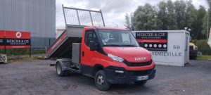 IVECO 35C13 BENNE AVEC COFFRE ACIER DIESEL – 114499 KMS – ANNEE 2016 ROUGE ED-050-ZJ