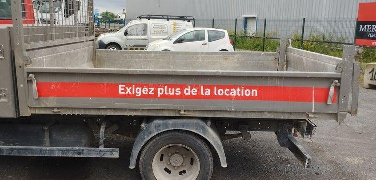 IVECO 35C13 BENNE AVEC COFFRE ACIER DIESEL – 114499 KMS – ANNEE 2016 ROUGE ED-050-ZJ