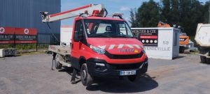 IVECO DAILY 35C13 AVEC NACELLE MULTITEL 160ALU 16M – DIESEL – 3162 H – 97754 KMS ROUGE EE-126-ED