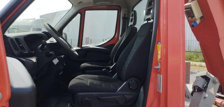 IVECO DAILY 35C13 AVEC NACELLE MULTITEL 160ALU 16M – DIESEL – 3162 H – 97754 KMS ROUGE EE-126-ED