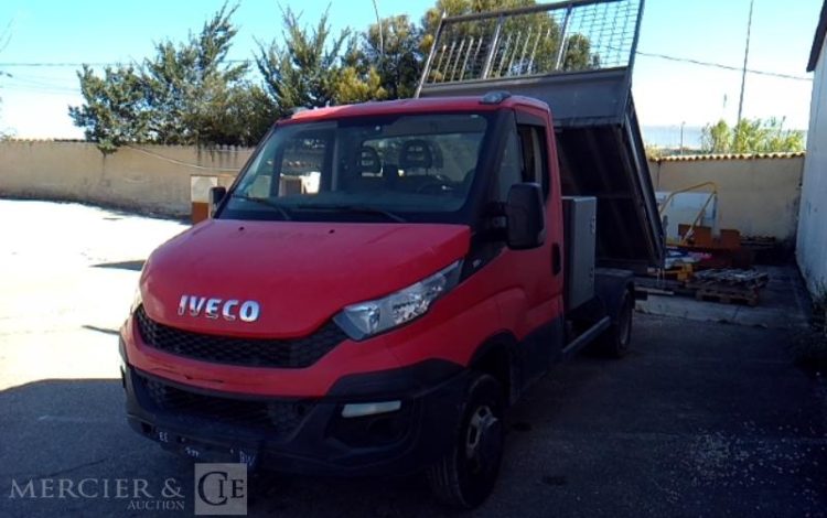 IVECO 35C13 BENNE SIMPLE CABINE COFFRE – NON ROULANT  EE-793-BW