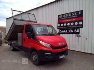 IVECO 35-130 BENNE SIMPLE CABINE COFFRE ROUGE EF-910-TK