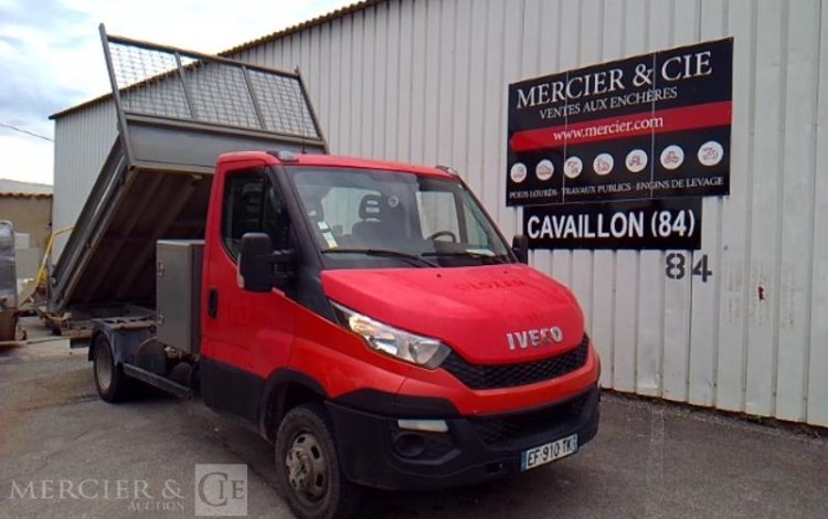 IVECO 35-130 BENNE SIMPLE CABINE COFFRE ROUGE EF-910-TK