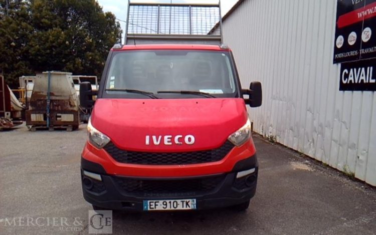 IVECO 35-130 BENNE SIMPLE CABINE COFFRE ROUGE EF-910-TK