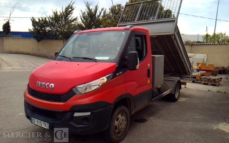 IVECO 35-130 BENNE SIMPLE CABINE COFFRE ROUGE EF-910-TK