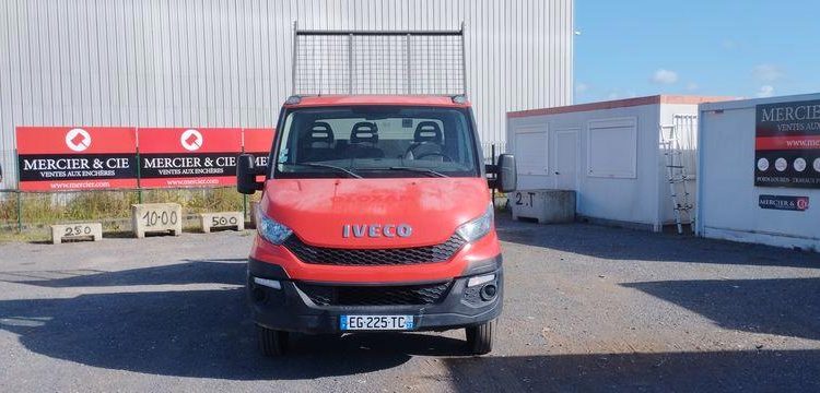 IVECO 35C13 BENNE SIMPLE CABINE COFFRE NON ROULANT  EG-225-TC