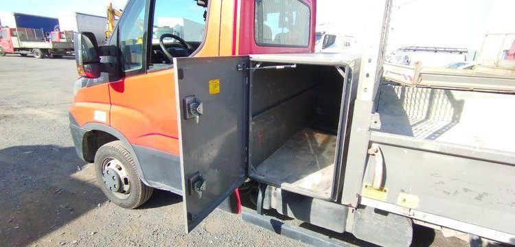 IVECO 35C13 BENNE SIMPLE CABINE COFFRE NON ROULANT  EG-225-TC