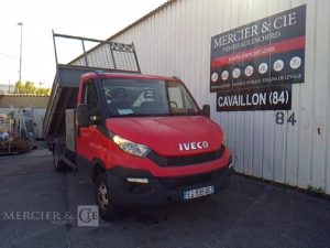 IVECO 35-130 BENNE SIMPLE CABINE COFFRE  EG-599-QG