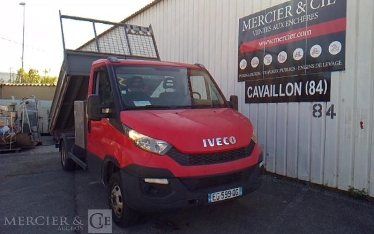 IVECO 35-130 BENNE SIMPLE CABINE COFFRE  EG-599-QG