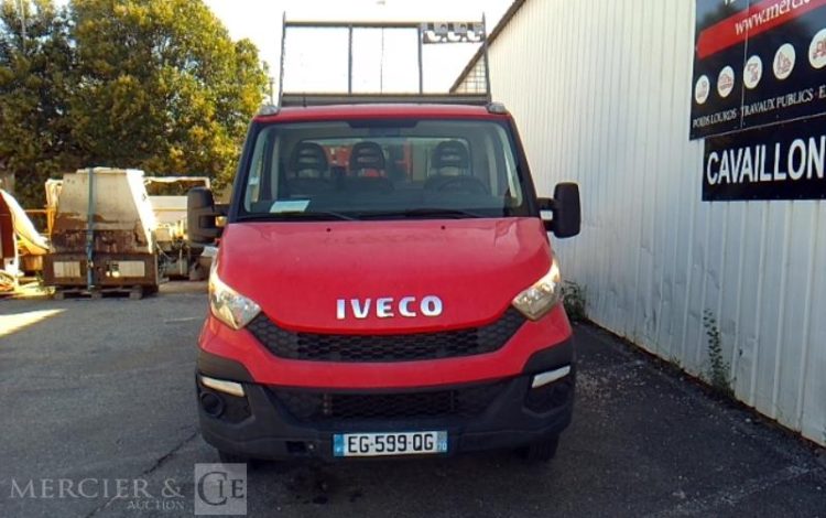 IVECO 35-130 BENNE SIMPLE CABINE COFFRE  EG-599-QG