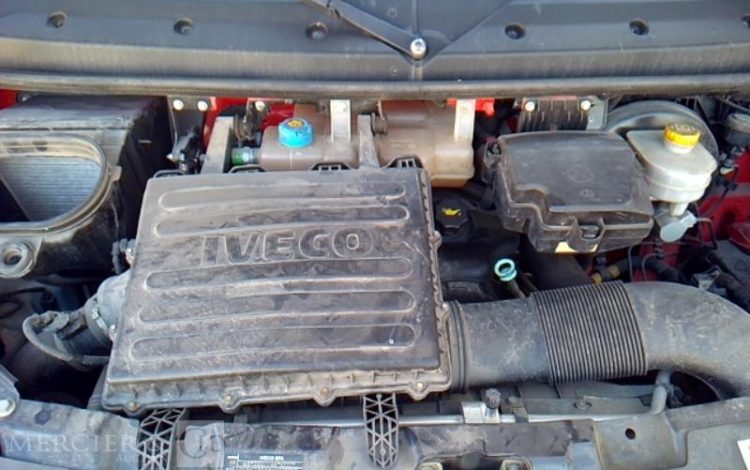 IVECO 35-130 BENNE SIMPLE CABINE COFFRE  EG-599-QG