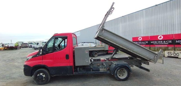 IVECO 35C12 BENNE SIMPLE CABINE COFFRE  EH-611-GD