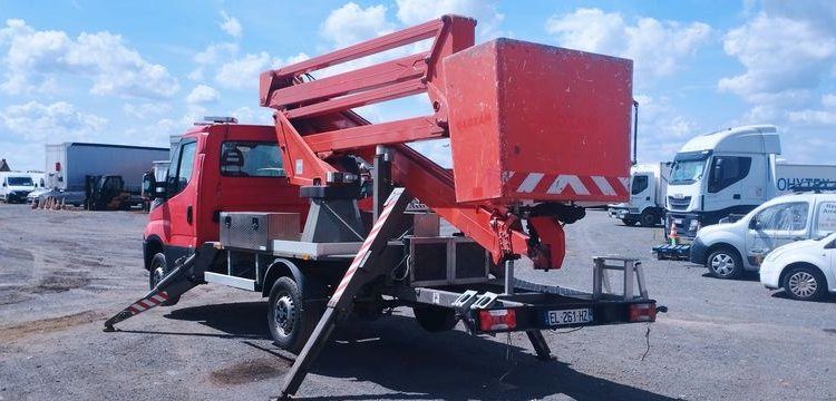 IVECO 35S12 AVEC NACELLE COMET ESK21/2/9 20M – DIESEL -2073 HEURES – 23585 KMS ROUGE EL-261-HZ