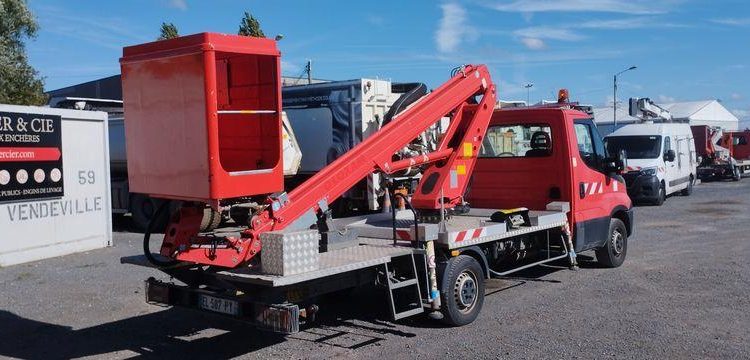 IVECO 35S12 AVEC NACELLE GSR 16M  EL-587-PY