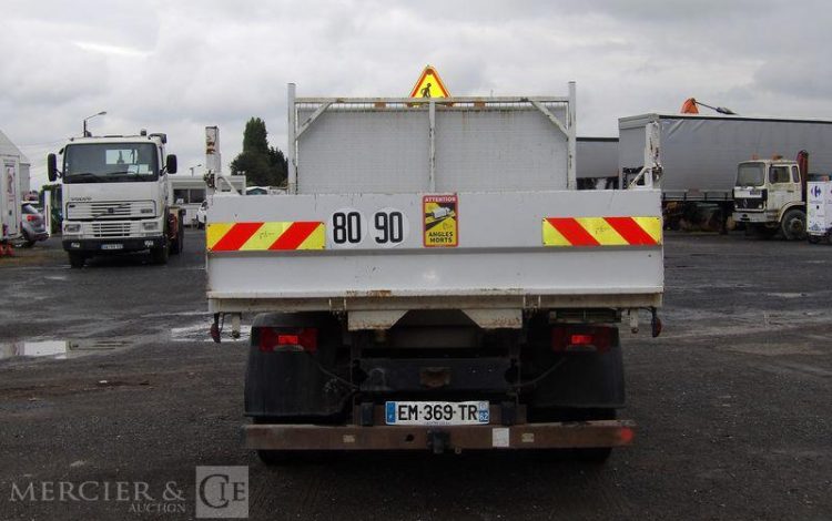 IVECO DAILY 70C15 BENNE AVEC COFFRE ACIER DIESEL – PV-3,903 T- PTAC 7T-   83614 KMS – BLANC EM-369-TR